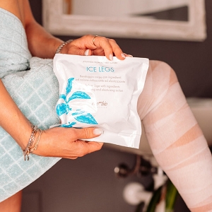 BENDAGGIO CRIOCELL - ICE LEGS - Soluzione ideata per svolgere un trattamento cosmetico tonificante. Il complesso a base di mankilata, e gli estratti di zenzero biologico e tè bianco, in sinergia lavorano per aiutare a rassodare, tonificare e levigare la pelle.