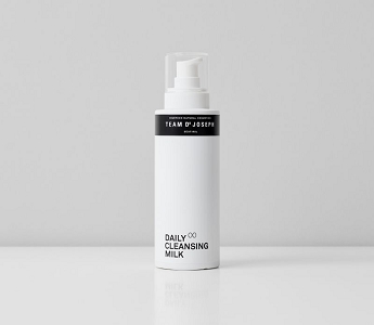 DAILY CLEANSING MILK - Per una pelle purificata, lenita e pulita